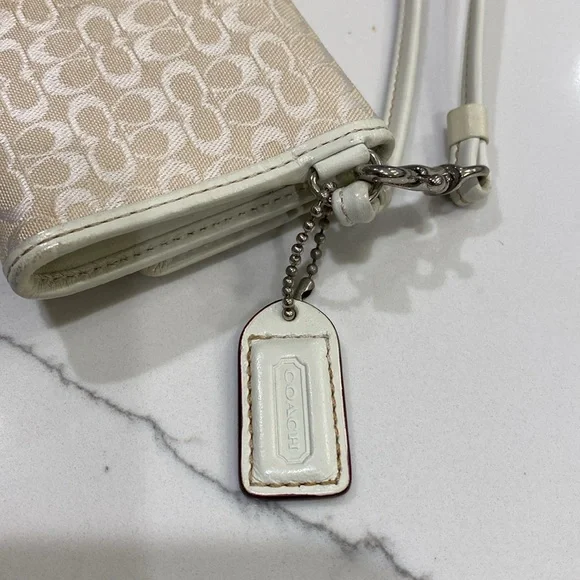 Coach wallet/wristlet - Picture 5 of 5